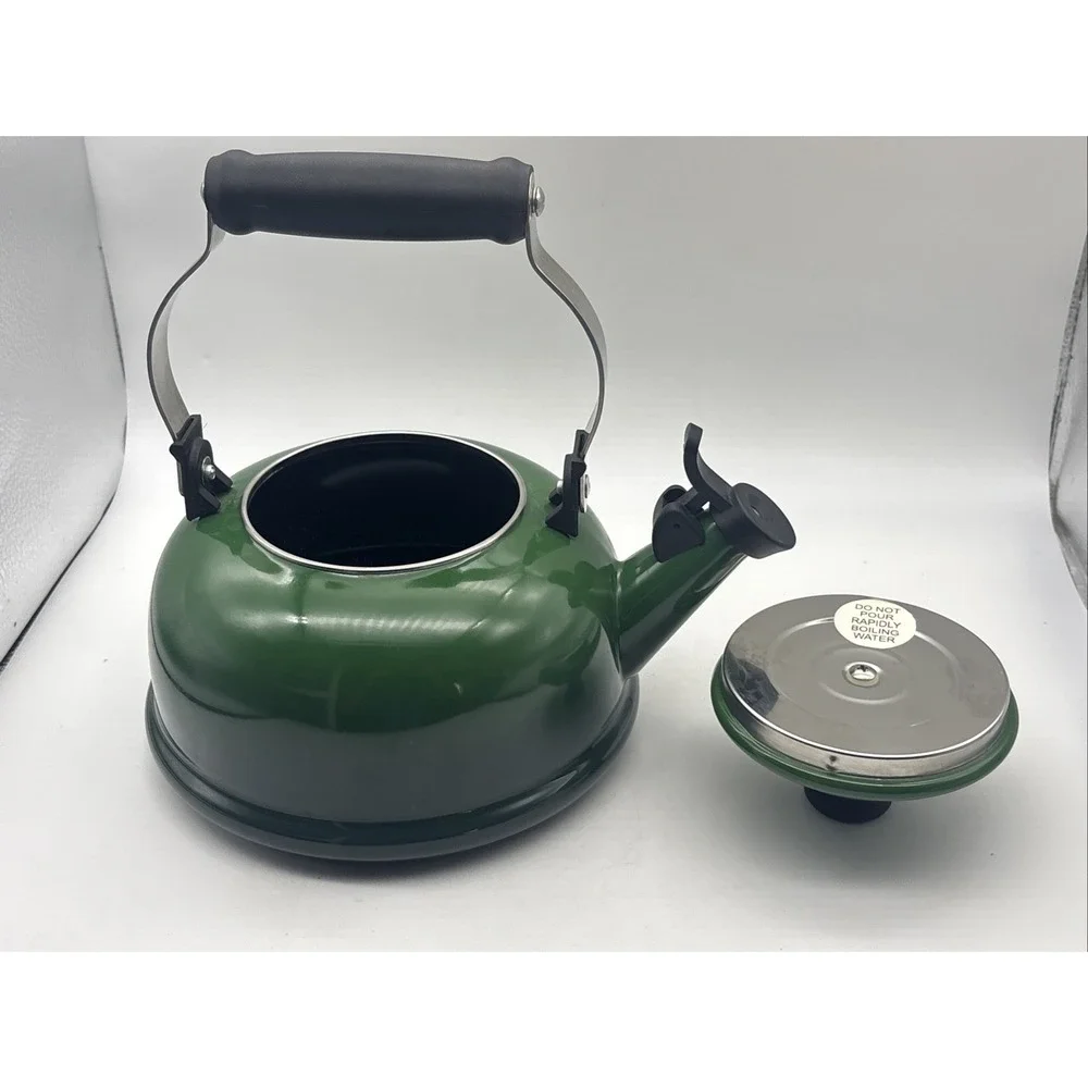 LE CREUSET CLASSIC WHISTLING TEA KETTLE GREEN 1.7 QT